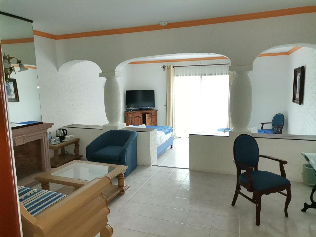 Gran Hotel Hacienda De La Noria Aguascalientes Eksteriør billede A typical hotel room in the resort