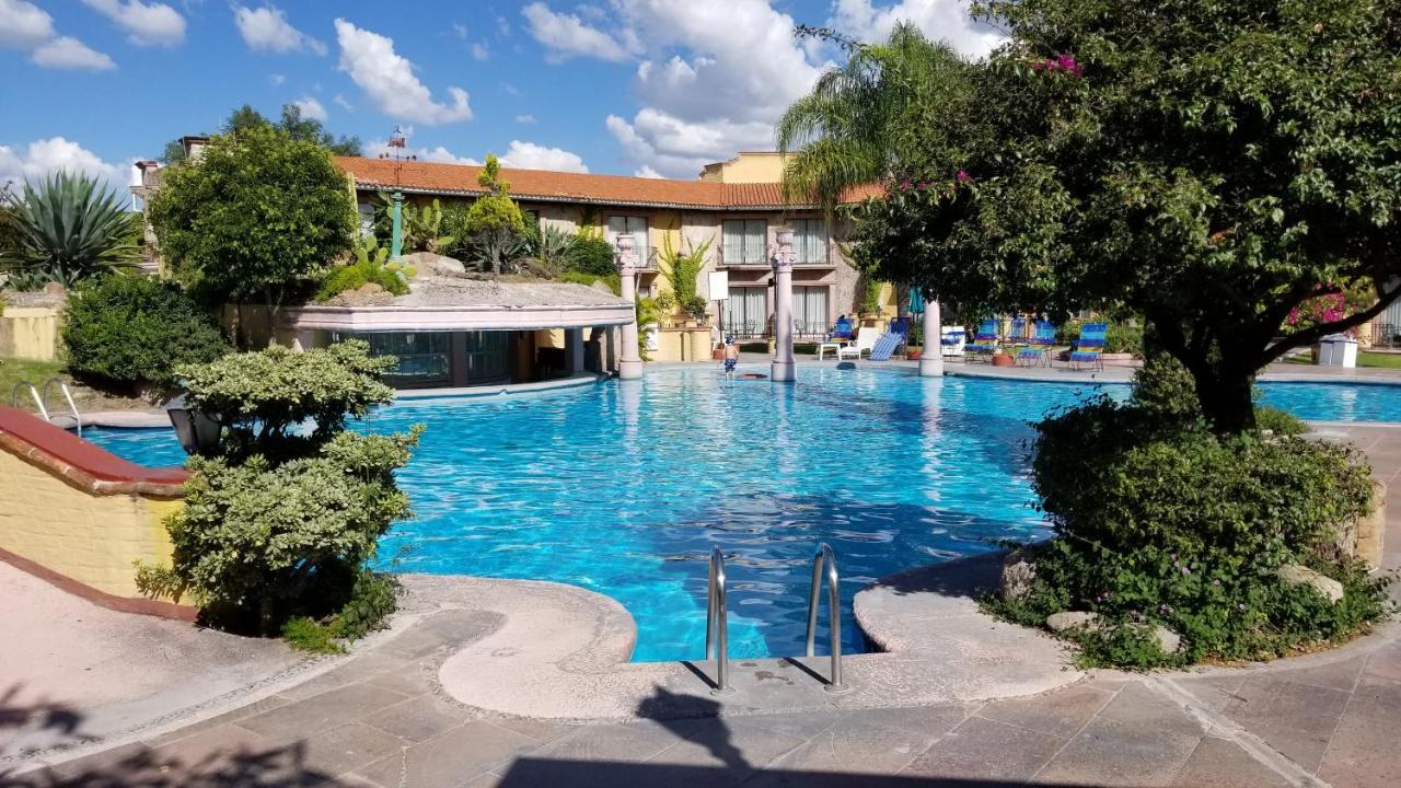 Gran Hotel Hacienda De La Noria Aguascalientes Eksteriør billede The swimming pool at the hotel